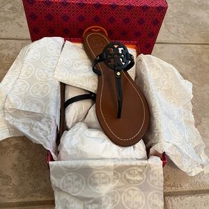 NIB Tory Burch veg leather mini miller flat thong sandals style no 32340